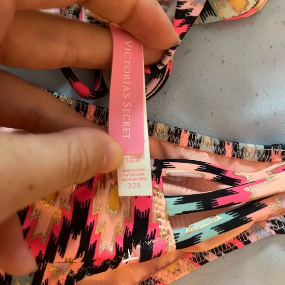 Victoria’s Secret bathing suit top and bottom - Picture 2 of 3